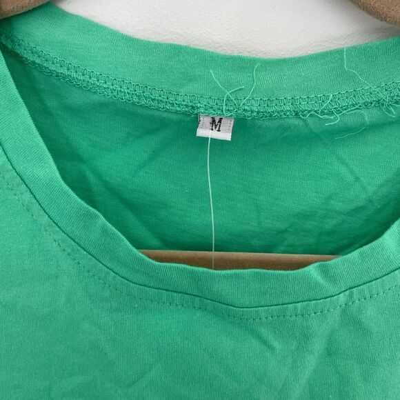 Green Shamrock T-Shirt NWT medium - Picture 3 of 7